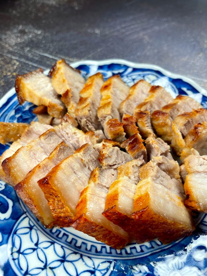 ohsnapletseat's tweet photo. Pan Fried Pork Belly! So easy to make it this way, and you can serve with your favorite sauce, or sometimes we just serve with white pepper and salt too!
Recipe link - https://t.co/C8uCNMbDiF
#asianfood #porkbelly #porkrecipes #homecooking #panfried https://t.co/OCtOtHjrVE