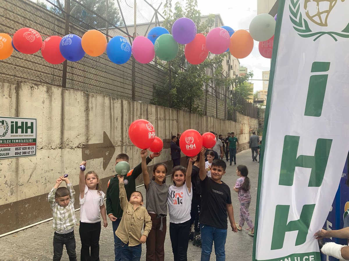 Diyarbakır İhh Silvan ilçe temsilciliğimizin açılışını gerçekleştirdik. Bu süreçte yoğun gayret gösteren ekip arkadaşlarımızdan Allah razı olsun. 

Silvanlı dostlarımızı çayımızı içmeye bekleriz.