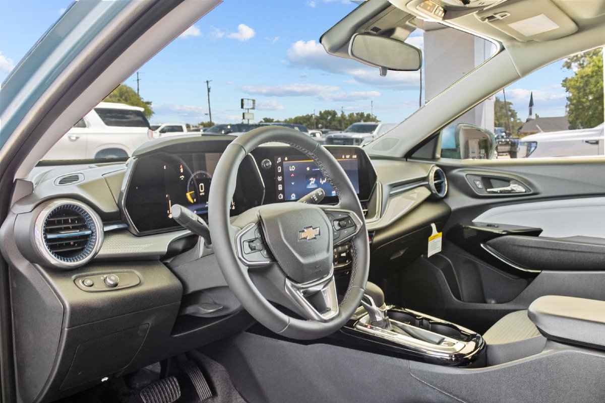 hallchevygmc's tweet photo. Say hello to the 2025 Chevy Trax LT—your new go-to for style &amp; versatility! 💫 This compact SUV perfect for city driving &amp; beyond. Stop by today for a test drive! 🚙💨

🌐https://t.co/07zLOcEeCY

#ChevyTraxLT #HallChevroletGMC #CompactSUV #StyleAndFunction #TestDriveToday https://t.co/bDE02oXdOW