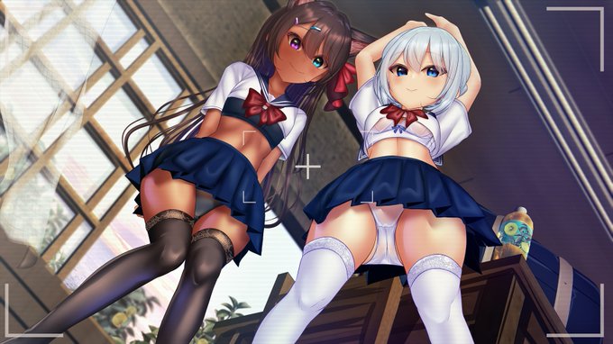 スケブでよそのこ(褐色ケモ耳&amp;銀髪)描かせて頂きました。丈の短いセーラー服コス撮影シチュ・・・えっち!
リクエストありがとうございました! 