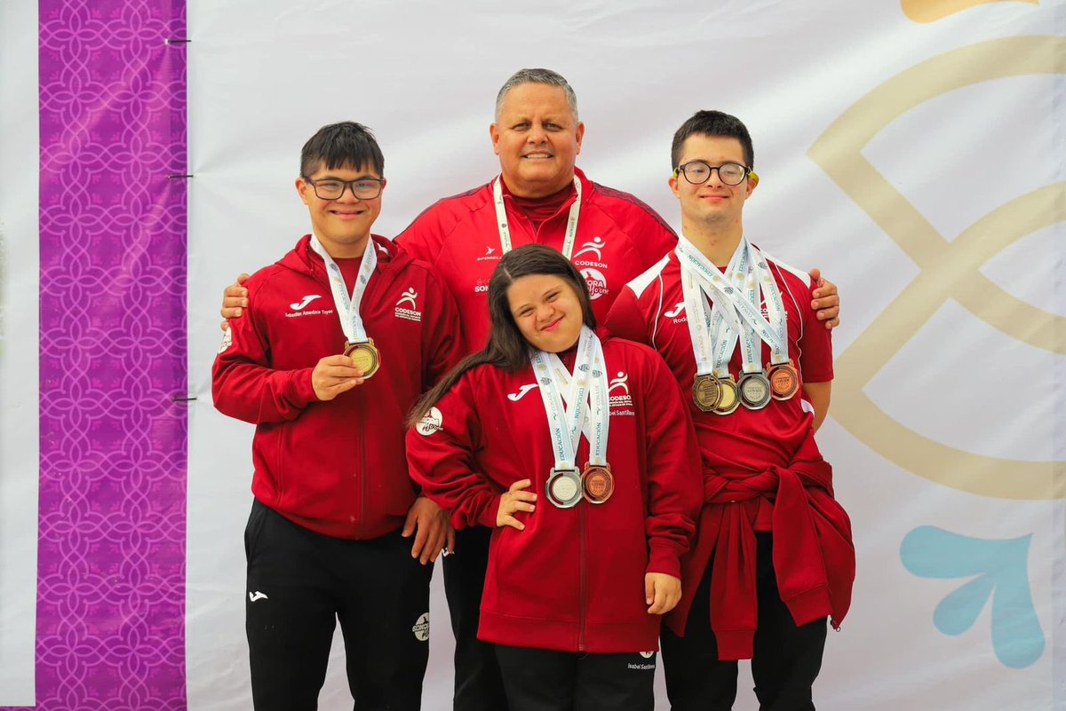 Mi mayor reconocimiento a la delegación sonorense por obtener 31 medallas en la disciplina de paranatación en los Juegos Paranacionales CONADE 2024.

Obtuvieron 17 medallas de oro, 7 de plata y 7 de bronce. ¡Son un ejemplo para Sonora! 👏