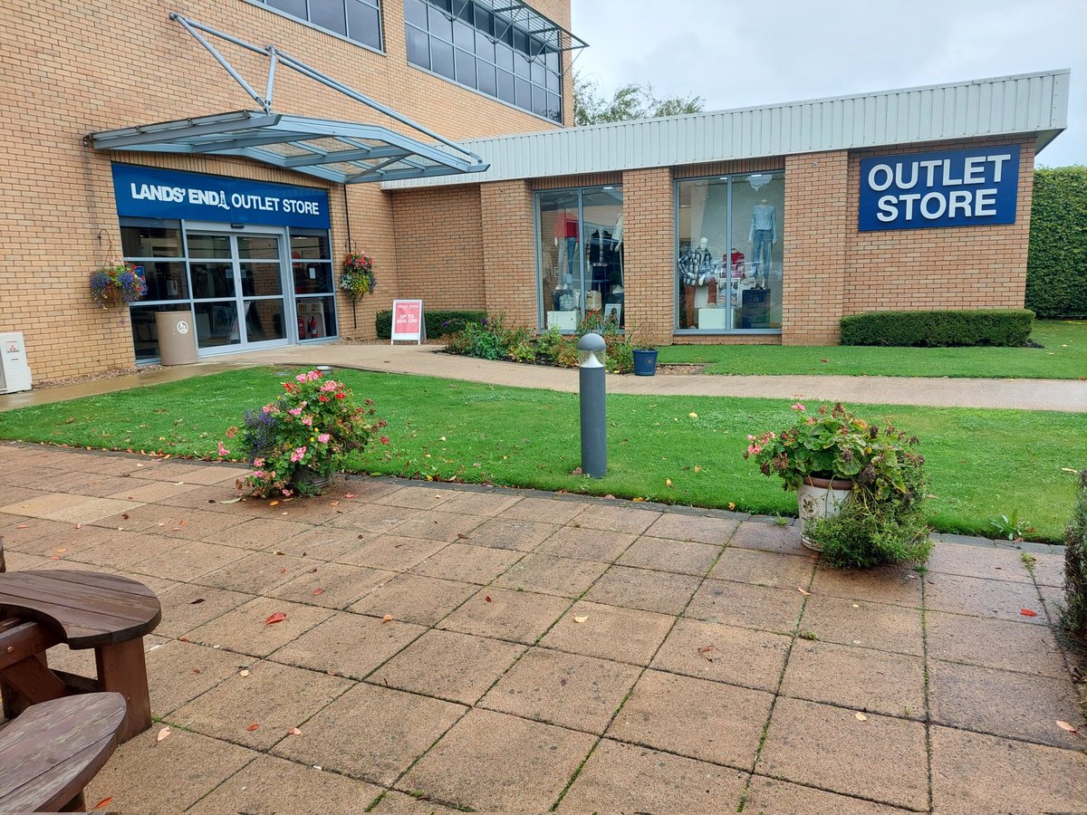 LewisDavid109's tweet photo. Made my first visit to the @LandsEnd outlet shop in #Oakham today after hearing about it on @RutStamSound. The friendly staff went into the warehouse to fetch my purchases. More satisfying than online shopping. They have a great cafe too! https://t.co/Qtn8jszQyU
