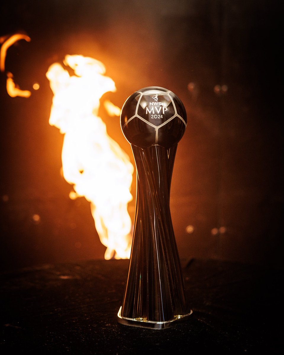 NWSL's tweet photo. After kicking off a historic collaboration with a redesigned NWSL Championship trophy last season, the NWSL and global luxury jeweler Tiffany & Co. today unveiled a reimagined trophy design for the NWSL Shield, presented by @CarMax, as part of the continued overhaul of the league’s end-of-year awards.

Learn more about the design here: https://t.co/FGs7b4xdut