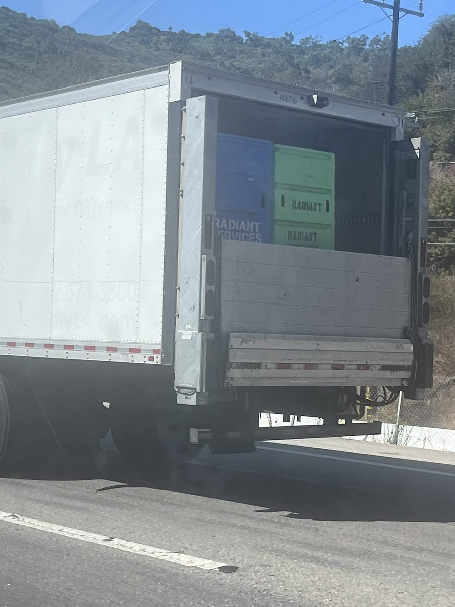 ItsCarlitosLA's tweet photo. Radiant services??? Even VALORANT agents need a part time job in this economy 🥲 https://t.co/7nHkGMblxa