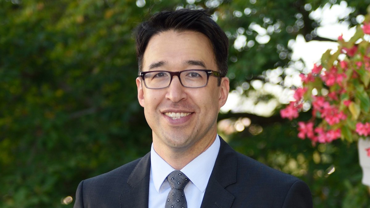 Education economist explores the fight over how families should pay for college attheu.utah.edu/announcements/…