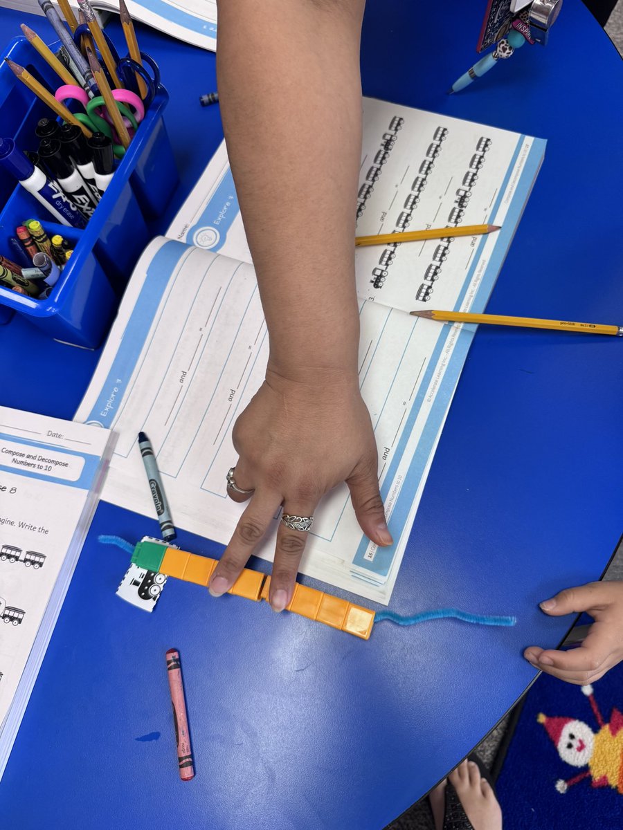 JBrownMISD's tweet photo. Ms. Vallarta’s kinder students @DeZavalaFWISD modeling combinations of 8 with visuals and manipulatives! 💙💛 @Alaina_Boaz #STEMscopesMath #handsonlearning #MadeInMISD https://t.co/AoxoctjkBV
