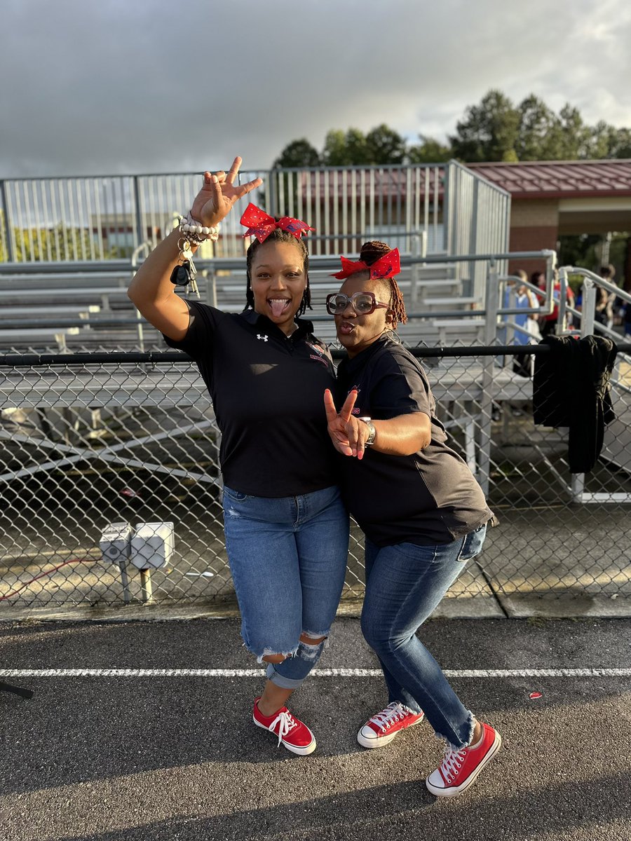 NiecySpeakslife (@niecyspeaks) on Twitter photo Positivity, Enthusiasm, Discipline and Fun! Building confidence and instilling sisterhood, we lead by example and show โem how itโs done! We Lead together; We Coach together! #teamwork #cheercoach #wewearbowstoo ๐<a href="/MsWestEDU/">Ms. West</a> <a href="/RolesvilleMSAth/">RolesvilleMSAthletics</a> <a href="/RolesvilleMS/">Rolesville MS</a> Positivity, Enthusiasm, Discipline and Fun! Building confidence and instilling sisterhood, we lead by example and show โem how itโs done! We Lead together; We Coach together! #teamwork #cheercoach #wewearbowstoo ๐<a href="/MsWestEDU/">Ms. West</a> <a href="/RolesvilleMSAth/">RolesvilleMSAthletics</a> <a href="/RolesvilleMS/">Rolesville MS</a>