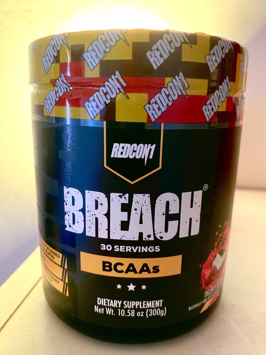 EricThurow's tweet image. New arrival from @RedCon1Official for my collection. It arrived a day earlier than as scheduled by U.S.P.S.

#Redcon1 #Redcon1tieroperator