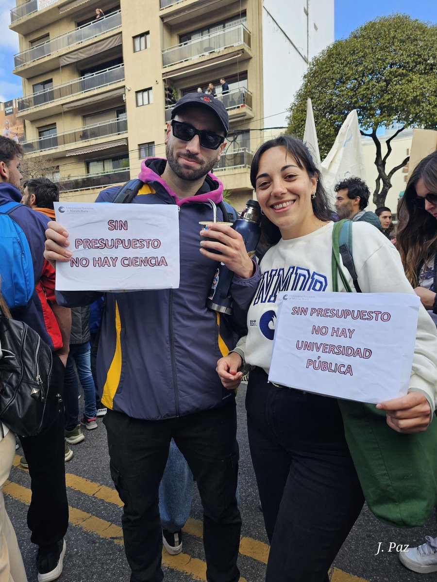 Decimos presente en la marcha por la #UniversidadPública 🇦🇷🇦🇷

<a href="/unmdp/">Universidad Nacional de Mar del Plata</a> <a href="/SUnmdp/">Secretaria Academica UNMDP</a> <a href="/SofaCopell55708/">Sofía Copello</a> <a href="/RoMJelic/">Ro Mariano Jelicich</a> <a href="/melicast93/">Melina Castano</a> <a href="/Gerenchapa/">Germán García</a> <a href="/pzumpa1/">Pancho Zumpano</a> <a href="/aylendeprinzio/">aylendeprinzio</a> <a href="/JesipazAndrea/">Jesica Paz</a> @arigoros87