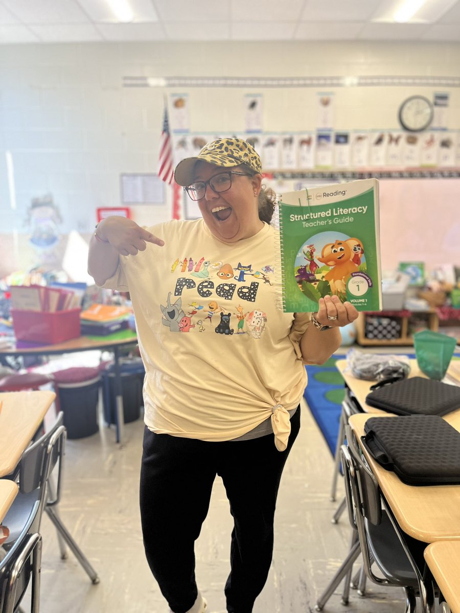 supermrslee's tweet photo. Sooooo excited to FINALLY get the TE for Structured Literacy! Thank you @HenryCountyBOE @ELA_HCS 📖#ilovephonics @DES_HCS @CherylAkins3 @MichelleHill77 @PrincipalFletch #mrslee #hmh #des https://t.co/X6ATUkmwkR