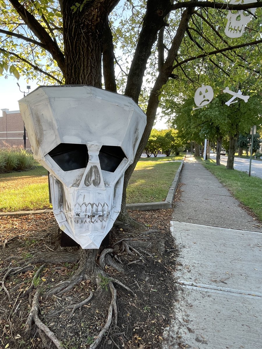 Jenny Spencer (@jennyspencercle) on Twitter photo It’s #HistoricHaunts eve and the neighborhood is looking spooky and all dolled up! 👻☠️ Thank you to the TREMENDOUS West Clinton Block Club, to the WONDERFUL <a href="/NearWestTheatre/">Near West Theatre</a> and to everyone who makes this amazing event happen each year. 🖤 nearwesttheatre.org/shows-events/2… It’s #HistoricHaunts eve and the neighborhood is looking spooky and all dolled up! 👻☠️ Thank you to the TREMENDOUS West Clinton Block Club, to the WONDERFUL <a href="/NearWestTheatre/">Near West Theatre</a> and to everyone who makes this amazing event happen each year. 🖤 nearwesttheatre.org/shows-events/2…