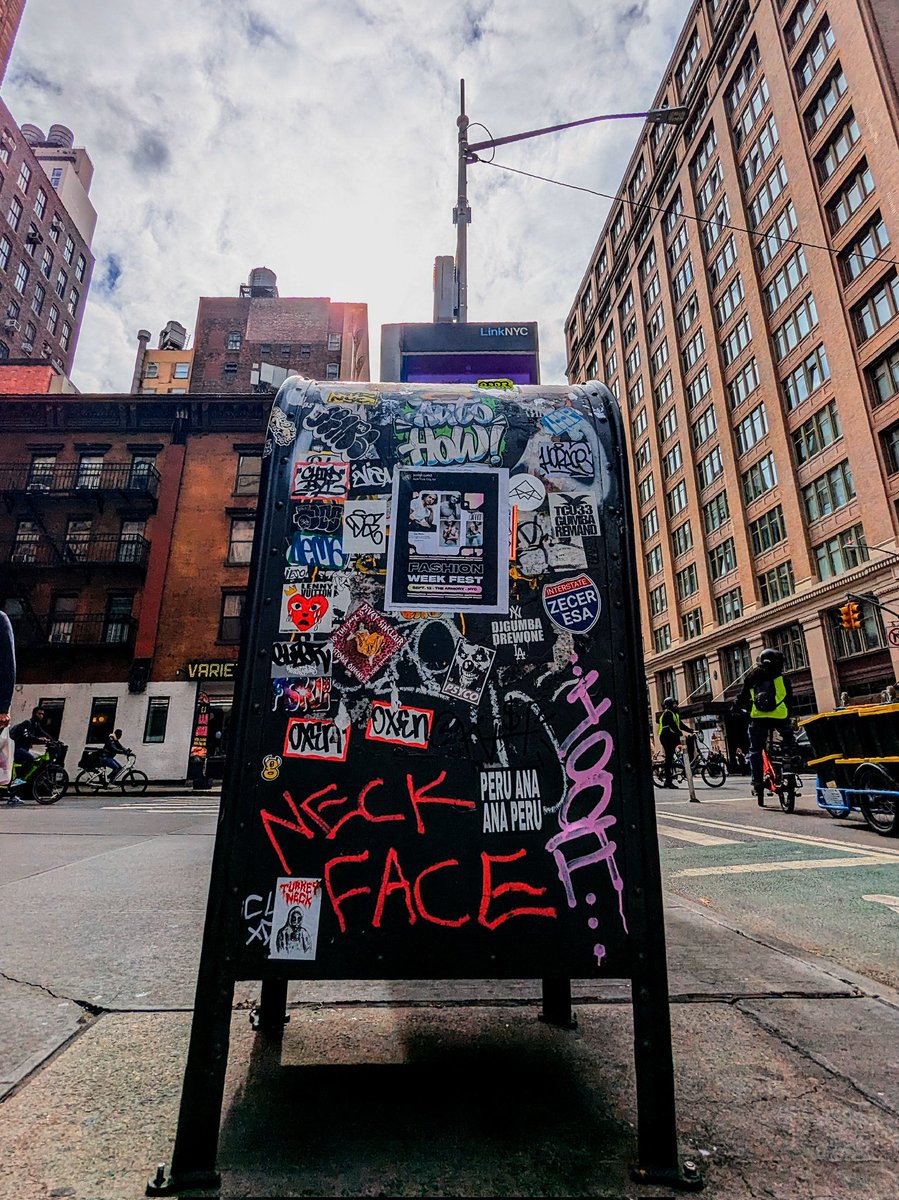 NickDukeMedia's tweet photo. @cheekfaceREAL SO close.
#Cheekface #Neckface #NYC https://t.co/X6VrD68UWP
