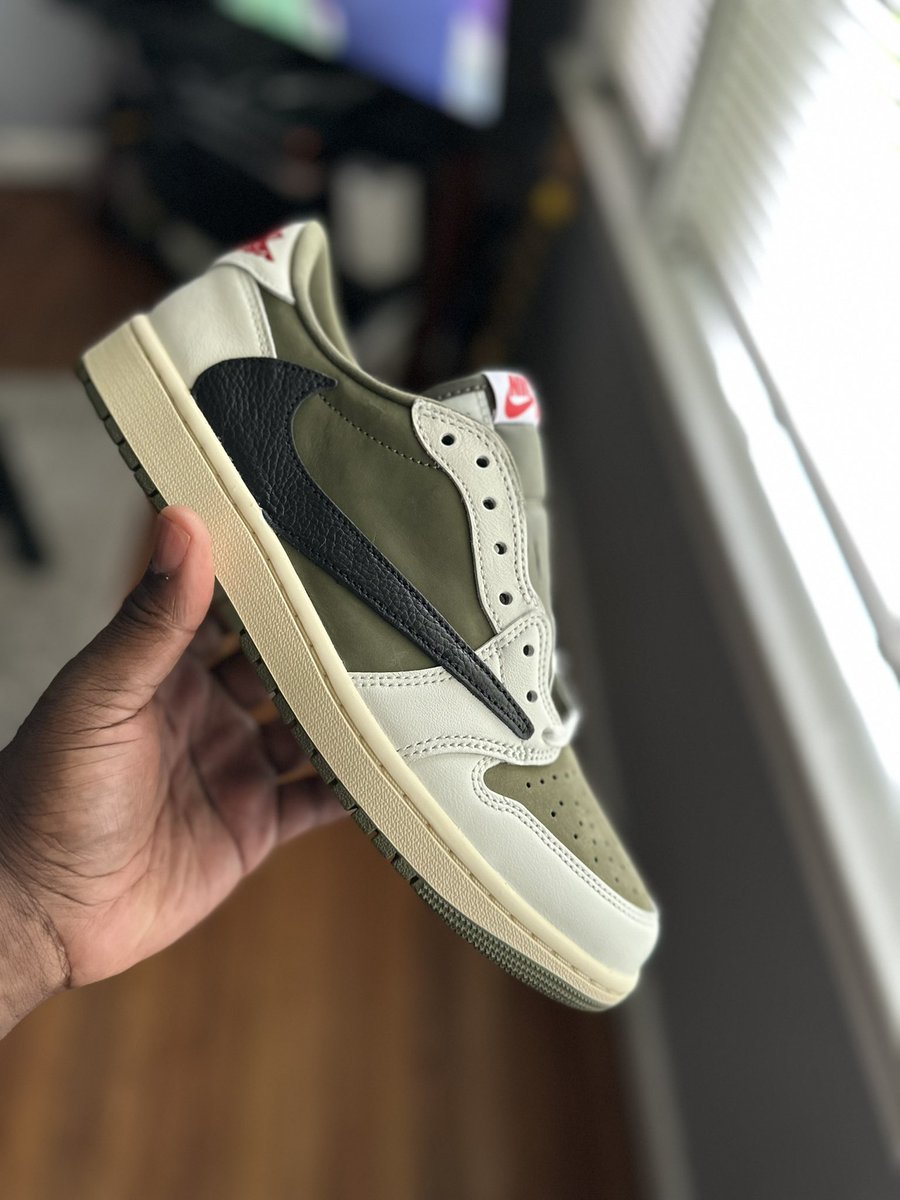 GraysonGevaughn's tweet photo. @SnkrsStock in hand 🤙🏾 https://t.co/CPFvmOLVr6