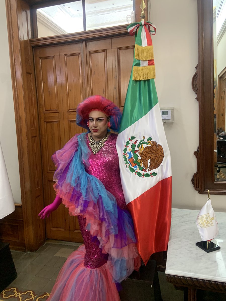 SoyMamaBree's tweet photo. ACTUALIZACIÓN DE LA LEY ANTI DRAG. Hasta aquí llegamos. Tras charlar con el Secretario de Gobierno de NL. Nos confirma que la reforma nicolaita no ha llegado a sus manos, y velará siempre por  los derechos fundamentales. Esta ley NO VA A PASAR!! . Muchas Gracias. https://t.co/1jjaACZAQp