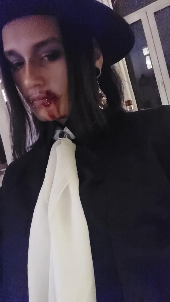 SamSkeleboy's tweet photo. @namelesscobalt Take me with you, darling.🖤🦇 https://t.co/3sD6iga6Ya