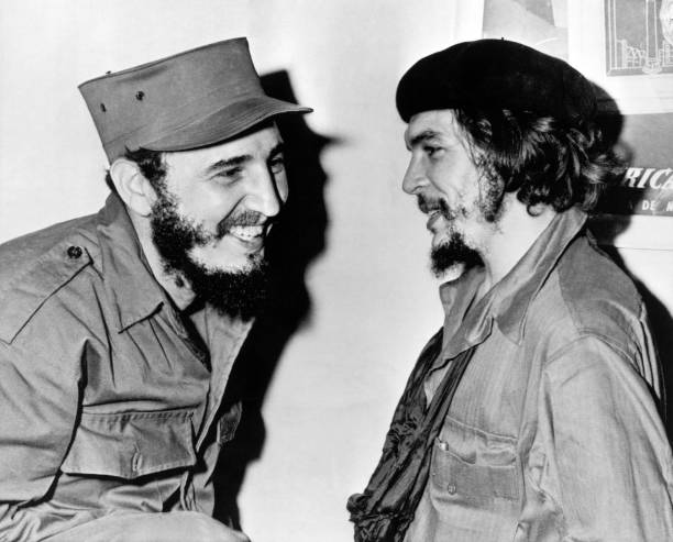 #Fidel #CheVive "Che fue un verdadero comunista y hoy es ejemplo y paradigma de revolucionario y de comunista. Fue maestro y forjador de hombres como él. Consecuente con sus actos, nunca dejó de hacer lo que predicaba, ni de exigirse a sí mismo más de lo que exigía a los demás”.