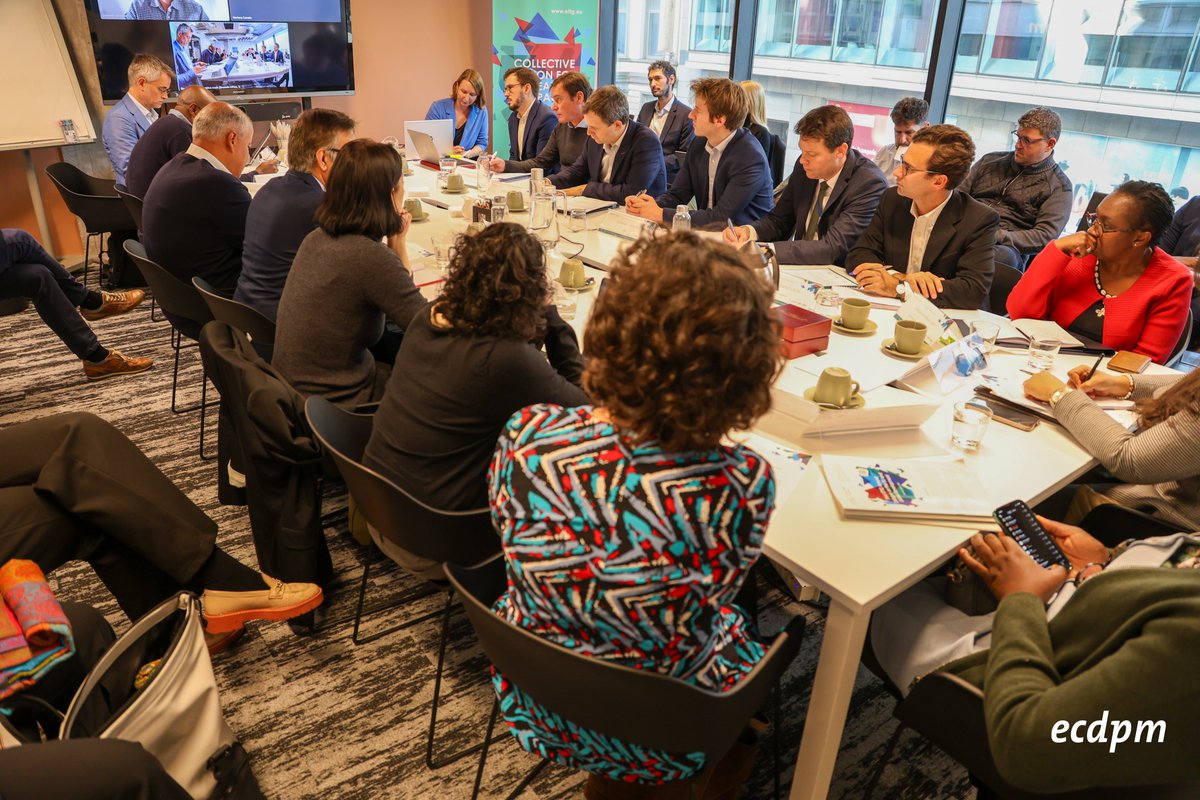 Ukȧmȧ Platform (@ukama_au_eu) on Twitter photo Ukama in Brussels 02/10/24 - Policy Workshop
"Leveraging Green Industrialization for a Just Transition: Africa-Europe Strategic Partnerships"
In collaboration with <a href="/ettg_eu/">ETTG_EU</a> & <a href="/ECDPM/">ECDPM 🔎 🌍</a> , <a href="/IDDRI_ThinkTank/">IDDRI</a>
Check more info: bit.ly/4du37sW
#Ukama_AU_EU <a href="/CCCD_AEFUNAI/">Centre for Climate Change & Development - AEFUNAI</a> <a href="/AfCFTA/">AfCFTA Secretariat Official</a> Ukama in Brussels 02/10/24 - Policy Workshop
"Leveraging Green Industrialization for a Just Transition: Africa-Europe Strategic Partnerships"
In collaboration with <a href="/ettg_eu/">ETTG_EU</a> & <a href="/ECDPM/">ECDPM 🔎 🌍</a> , <a href="/IDDRI_ThinkTank/">IDDRI</a>
Check more info: bit.ly/4du37sW
#Ukama_AU_EU <a href="/CCCD_AEFUNAI/">Centre for Climate Change & Development - AEFUNAI</a> <a href="/AfCFTA/">AfCFTA Secretariat Official</a>
