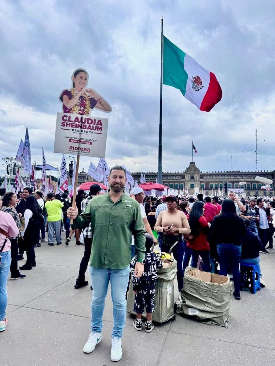 Viviendo un momento histórico, los Diputados de la 4T de Tabasco presentes en toma de protesta de la Doctora <a href="/Claudiashein/">Claudia Sheinbaum Pardo</a> como la primer mujer presidenta de México 🇲🇽👏🏼