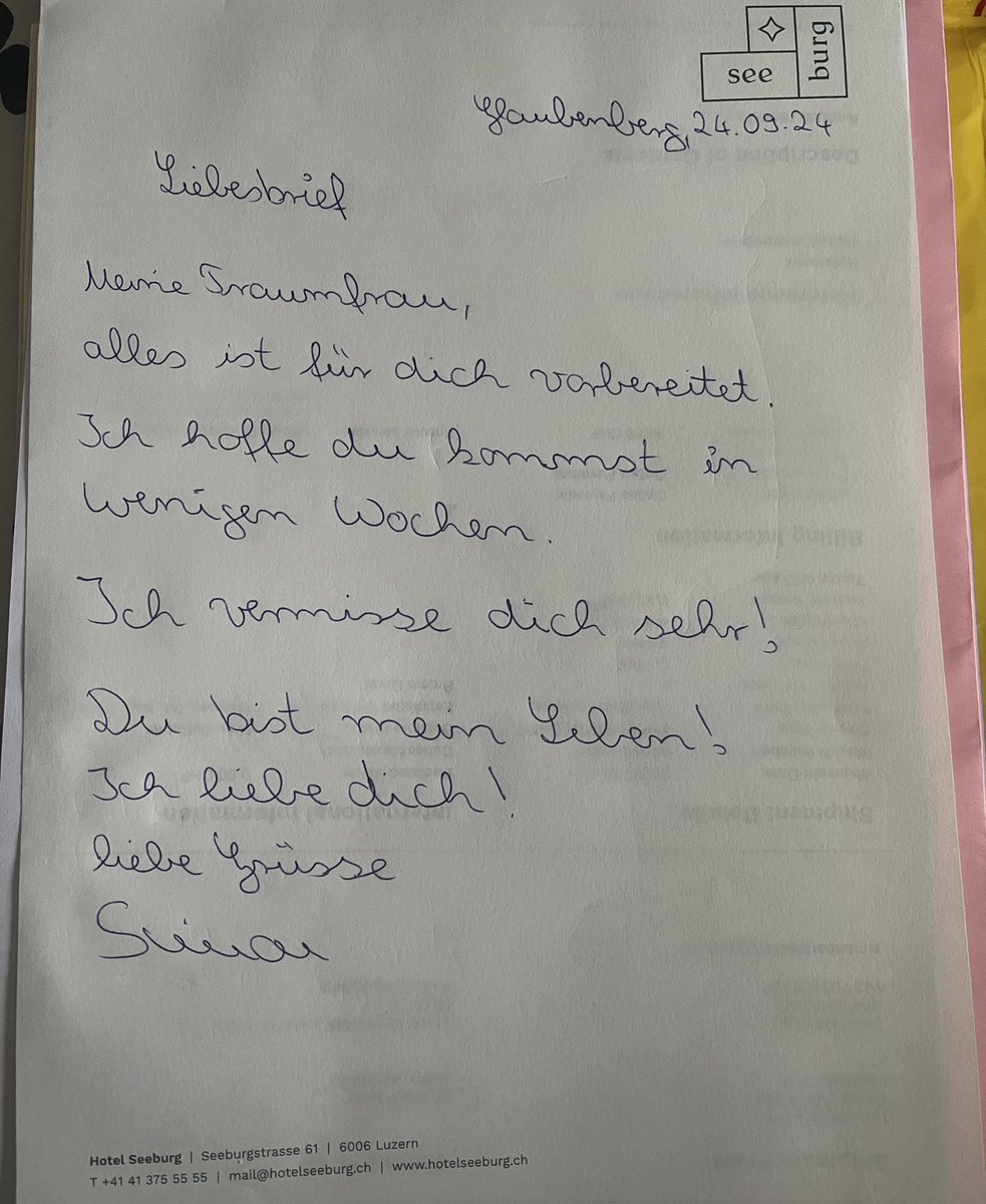 JimeSusan's tweet photo. Logré leer toda la carta sin traducir y después me solté a llorar, la vida siempre te retribuye cuando estás dispuesto a tu cambio y soportar procesos, nada viene fácil y lo que con esfuerzo se gana nunca se borra, aplica para todo. ❤️‍🩹 https://t.co/WSpBN6fhiG