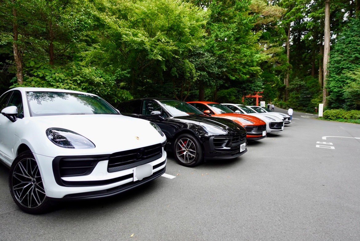 pcadachi's tweet photo. マカンオーナー様にお集まりいただき
Macan touring in 箱根を開催いたしました！

箱根のワインディングロードでポルシェの走りをご体感いただきました✨

#マカン #ツーリング #箱根
#ポルシェセンター足立 https://t.co/f7L1xAXsHy
