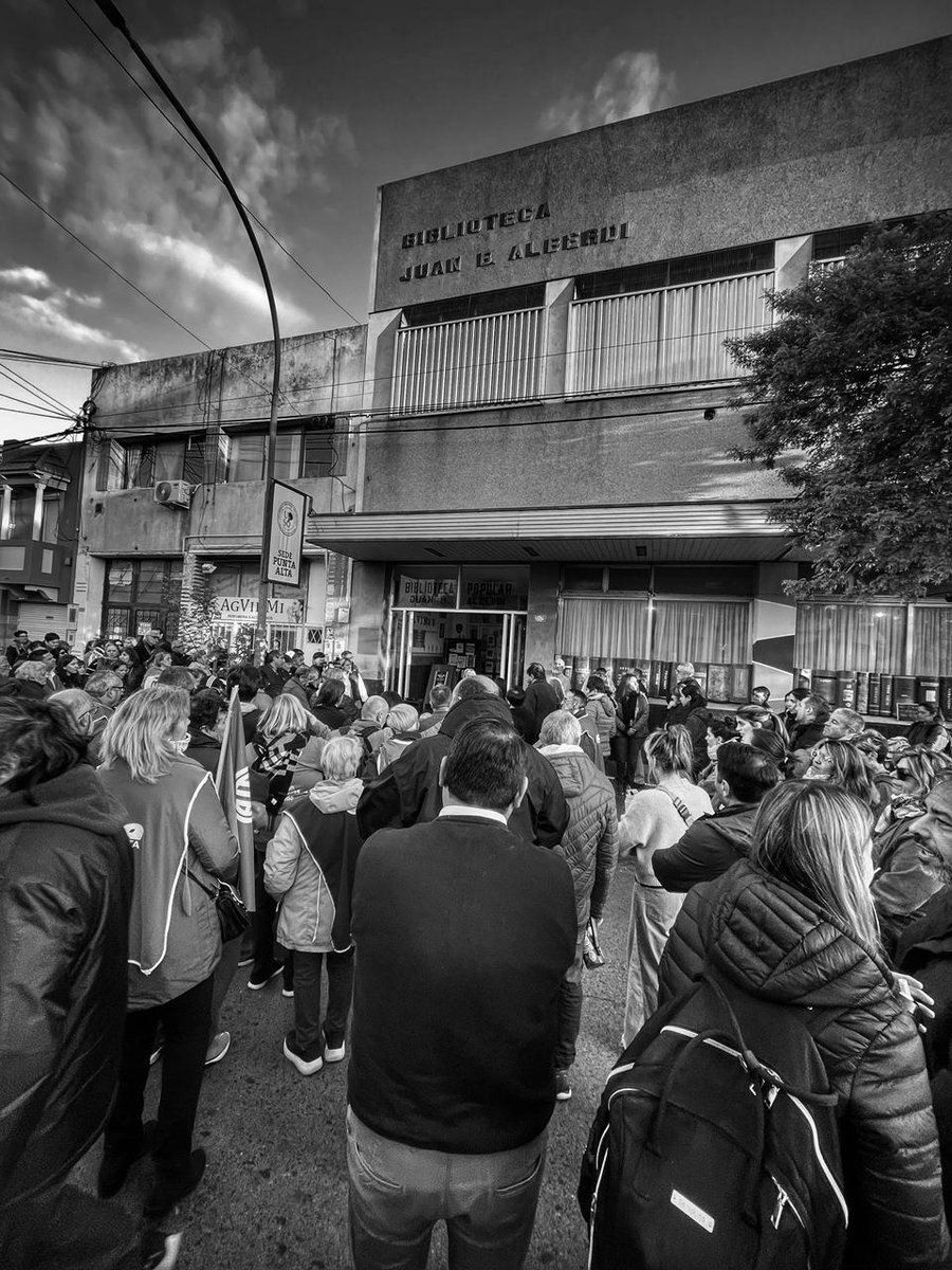 APDFARosales's tweet photo. Marcha por la #EducacionPublica 
Apdfa Puerto Rosales presente https://t.co/fFQYyXqxMN