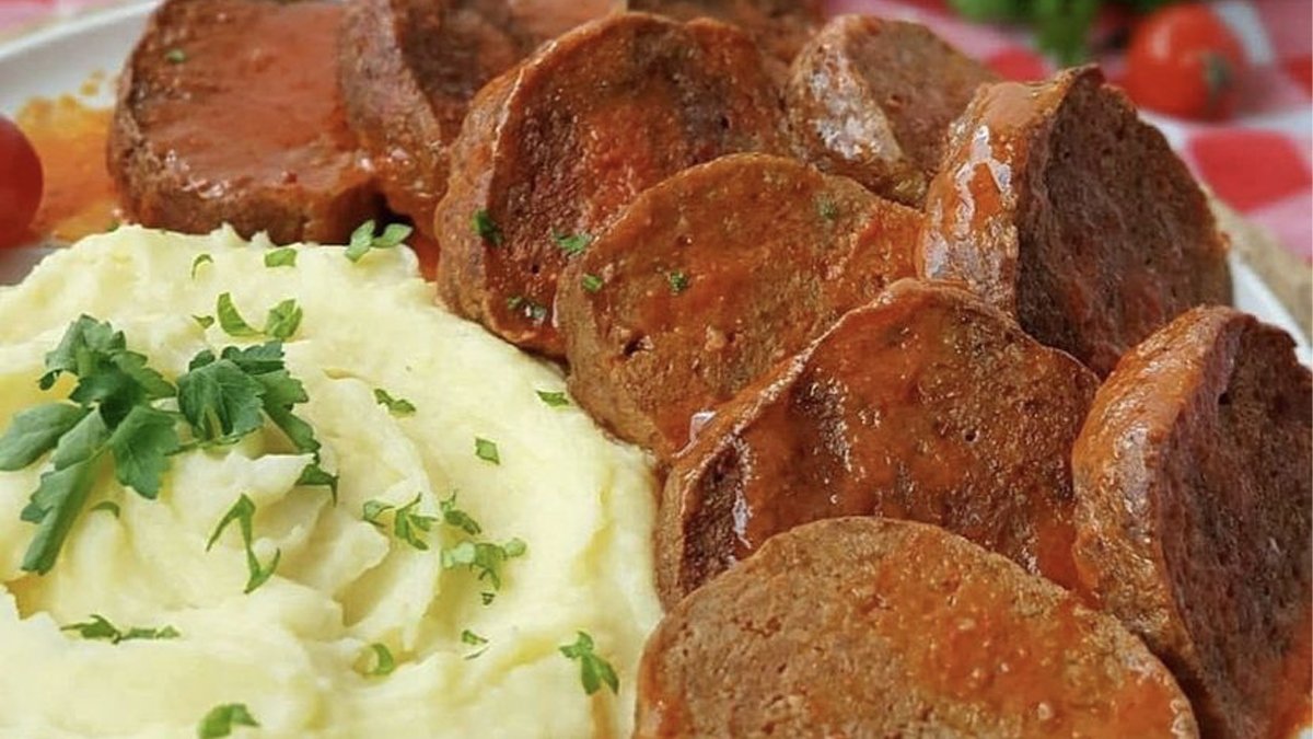 Düzce'de faaliyet gösteren toplu yemek hizmeti veren Saydamlar Organizasyon Turizm isimli firmanın hazırladığı rosto köfte içeriğinde domuz eti bulunduğu tespit edildi.
2021 yılının Ocak ayında yapılan tespit bakanlık tarafından bugün kamuoyuna duyuruldu.
gidadedektifi.com/status/1369