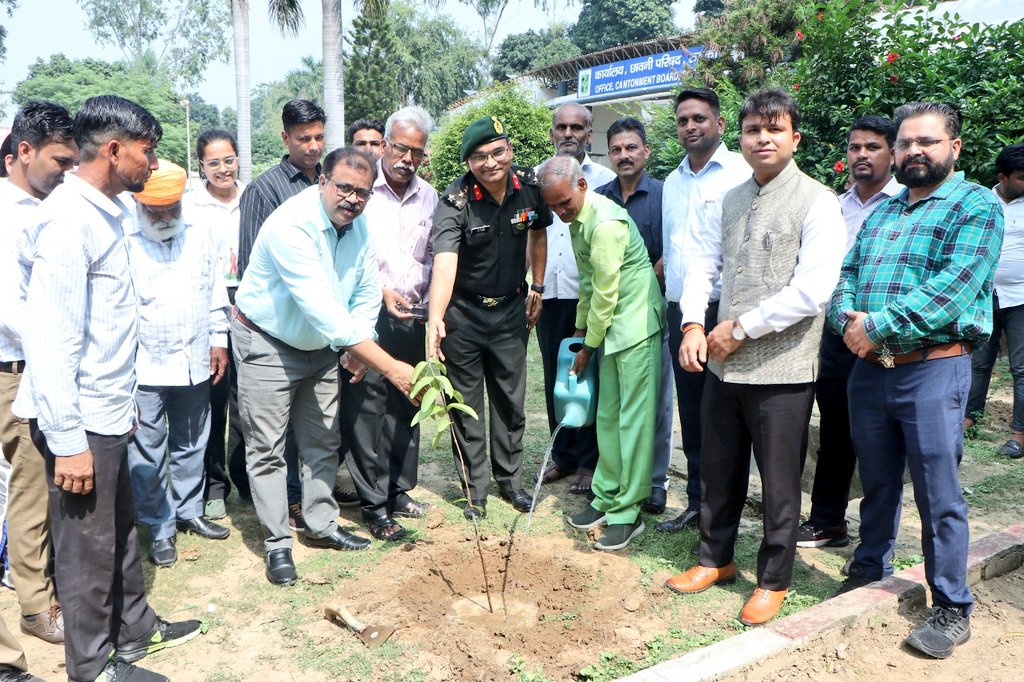 PCB Brig KP Singh,CEO Mr. Vishal Saraswat, Sh. V Baghel (Greenman of India), Sh. YK Chaudhary (Brand Ambassador of Swachh Bharat Mission), Smt Shilpi Singh (Chairman of Pt Govind Vallabh Pant Envt Society) &amp; Smt Surchi Chanana(Founder of Aahar Foundation) attended the events. 2/2