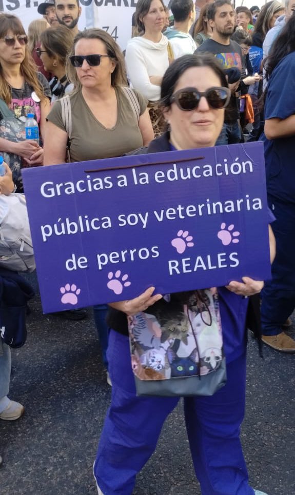 LaKusama_'s tweet photo. Señora, era defender la Educación Universitaria, no humillar al Presidente y dejarlo llorando. 

@mfgiambroni https://t.co/cgeB3x1uyj