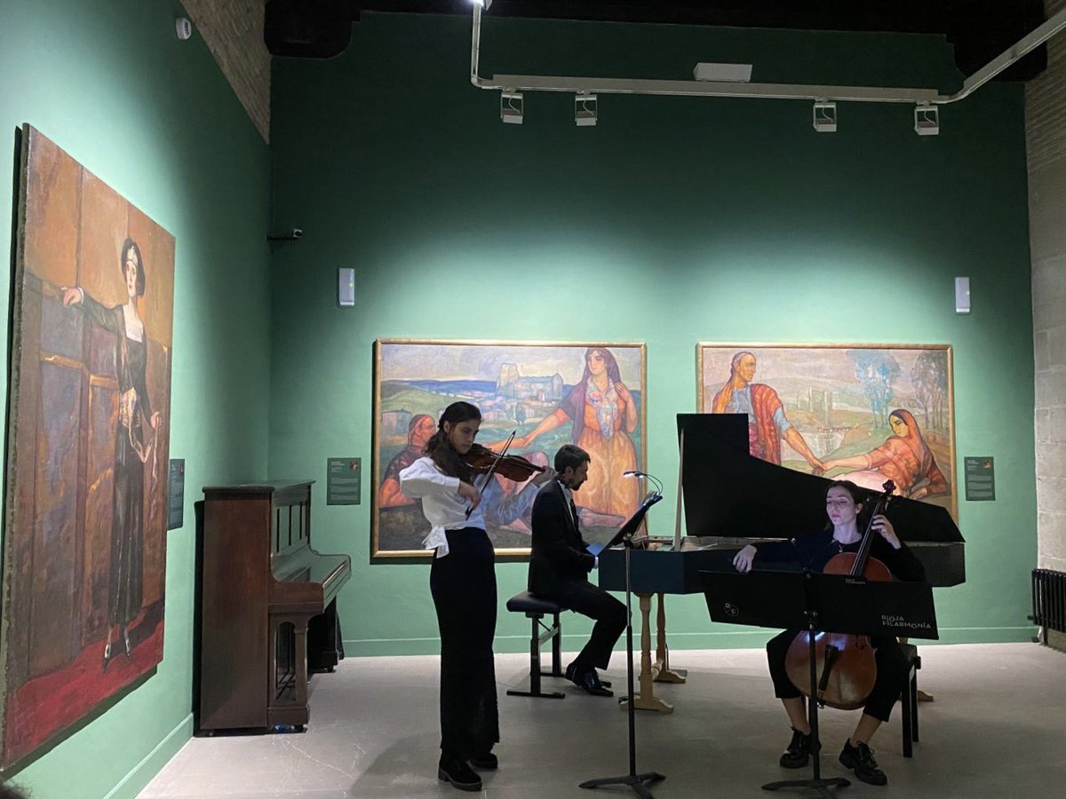 riojafilarmonia's tweet photo. 🎻🎹🎻 Un pequeño recuerdo de nuestro paso por el @museogm de #Estella #Lizarra con el Trío Barroco de @riojafilarmonia el pasado domingo, interpretando el programa “Sinfonía de afectos” con obras de #Fontana #Marcello #Castello o #Bertali, entre otros. https://t.co/mqit9rPQvl