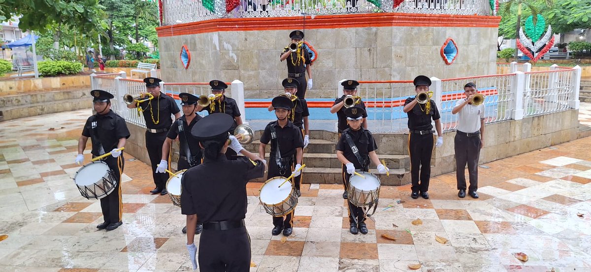 Kamililo123's tweet photo. #BandaDeGuerra #FraternidadAbejasDoradas #Tantoyuca #Veracruz #TeamFAD https://t.co/dBBvOyG3be