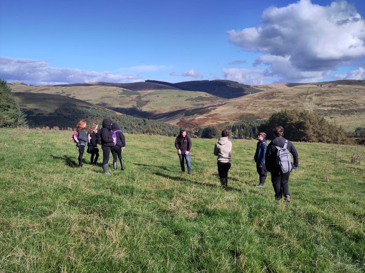N5 environmental science class were at Upper Glen Cloan today undertaking transect fieldwork for their assignments. They will be carrying out lab work on their soils samples tomorrow in class #HEART @TCSoASocSub