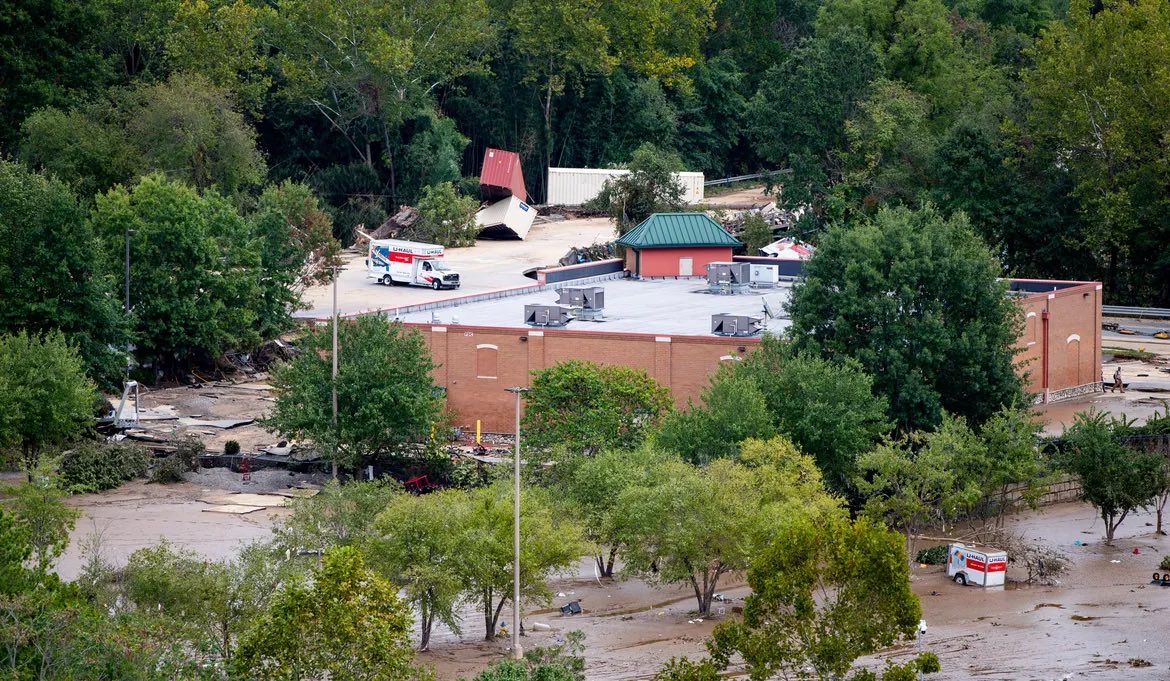 TimCloyd's tweet photo. Bottom right is at the Grove Park Inn Asheville, NC on Sept 13, 2024. Three weeks later this is the view. This puts life in perspective. Praying for all who are suffering. https://t.co/MQ7tQzCMef