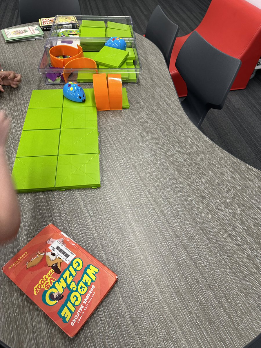 MrsSporrer's tweet image. We are having so much fun with our travel Makerspaces! #gcisdlib #slexd