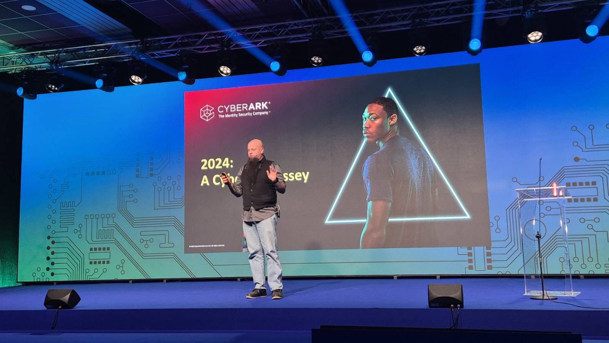 hacker_213's tweet image. CyberChess
.
.
.
#transhuman #microchipimplants 
#augumentedhumans #cybersecurity 
#newbookrelease #speaker #panelist #author #cyberchess #lennoe