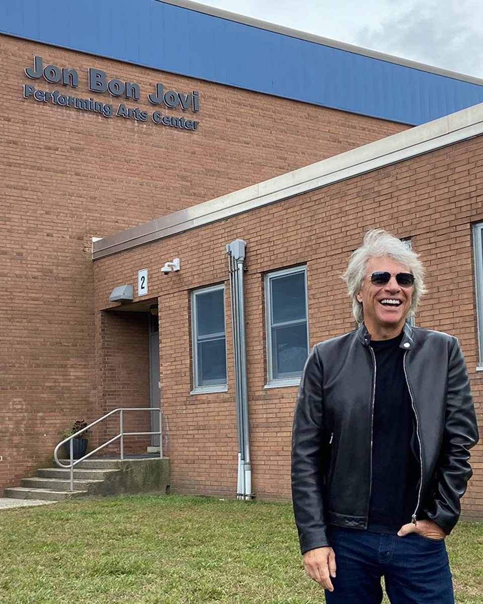 jonbonjovi's tweet photo. So humbled that Sayreville High named their performing arts center yesterday.
Thanks to the students who painted this mural and the faculty who made this day so special.
And in frame three this is Coach T from our song Just Older!!! It was great to see him and the future of Sayreville ... 
Once a Bomber always a Bomber … JBJ
