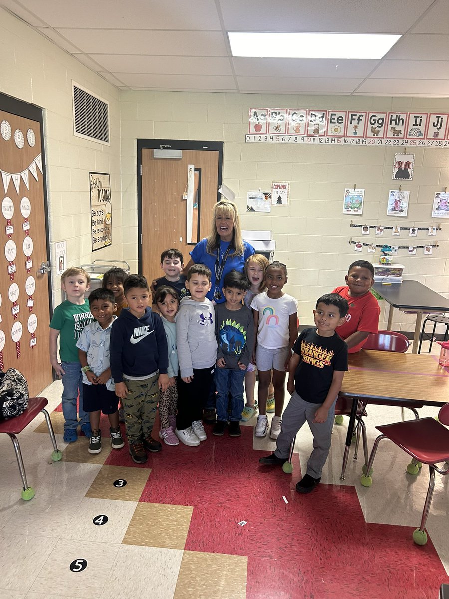 Mrs. Bowen’s Kinder Crew tweet media