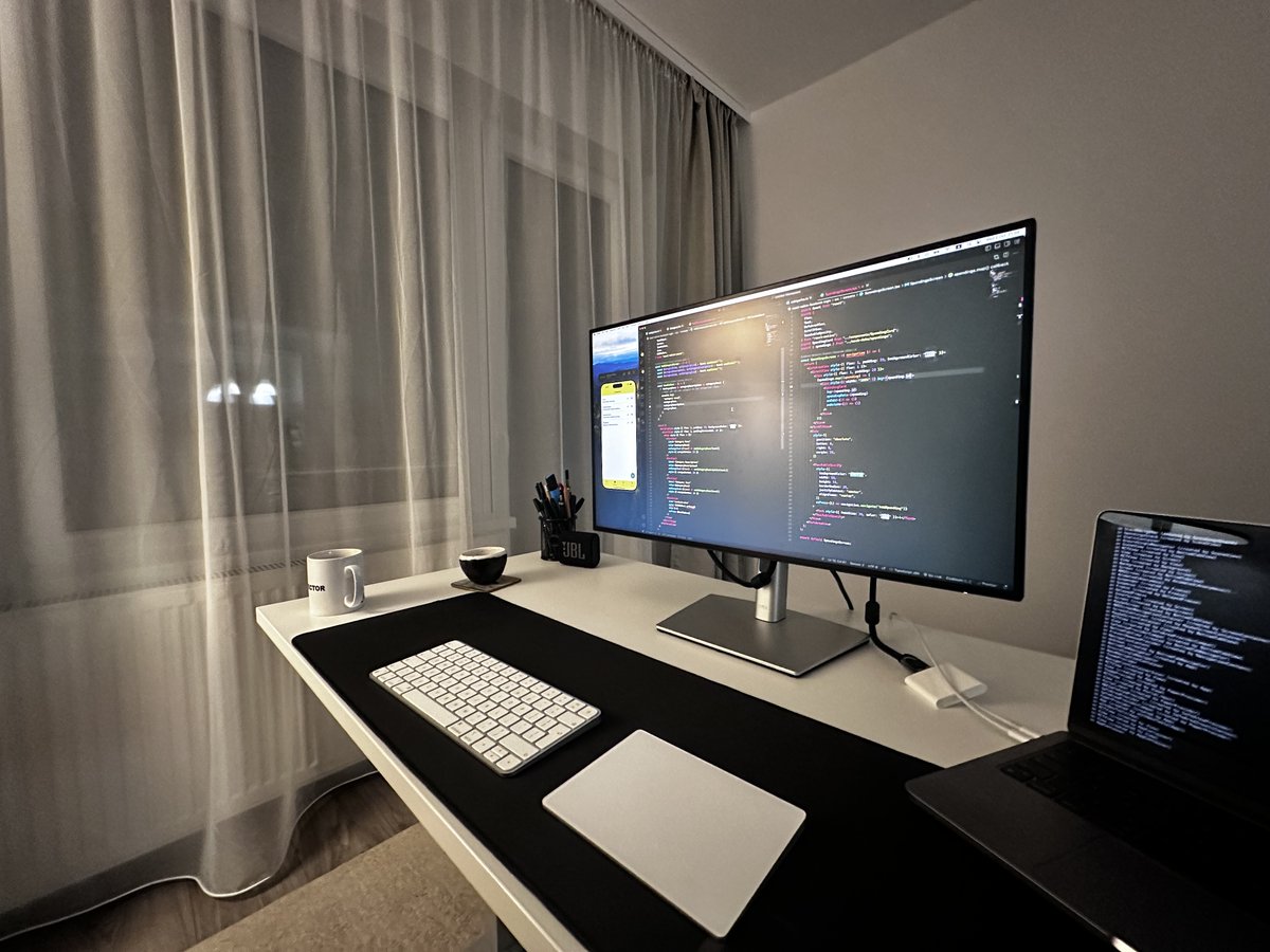roxanamuntian's tweet image. All the inspiration and great coding happens at night. Happy coding, everyone!