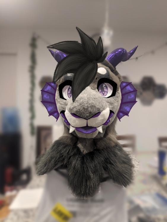 Salsa_Anteater's tweet photo. Has anyone ever sewn or worked with Mystique / Spandex for a fursuit? I'm struggling SO BAD with this shiny stretchy material, EVERY GLUE I USE ALSO SEEPS THROUGH!!! 💔😔 Pls help !!! https://t.co/CxVqm6NUO2