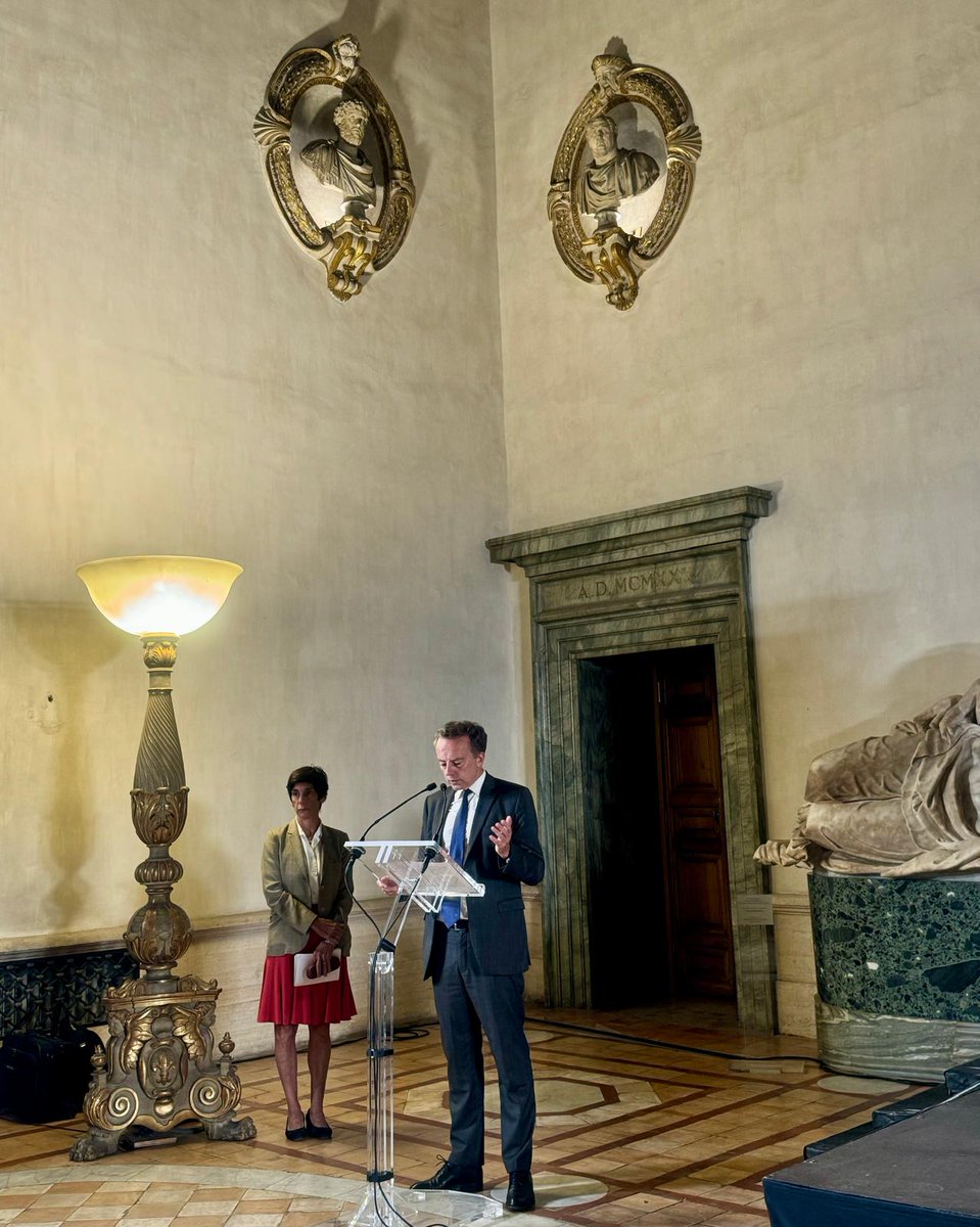 Stasera si è svolto il secondo incontro sull'#intelligenzaArtificiale, nell'ambito dei Dialoghi del Farnese. Al centro del dibattito: etica e rischi dell'#IA, tra opportunità e pericoli. Un bel momento di riflessione e confronto con esperti italiani e francesi 🇮🇹🇨🇵
<a href="/IF_Italia/">Institut français Italia</a>