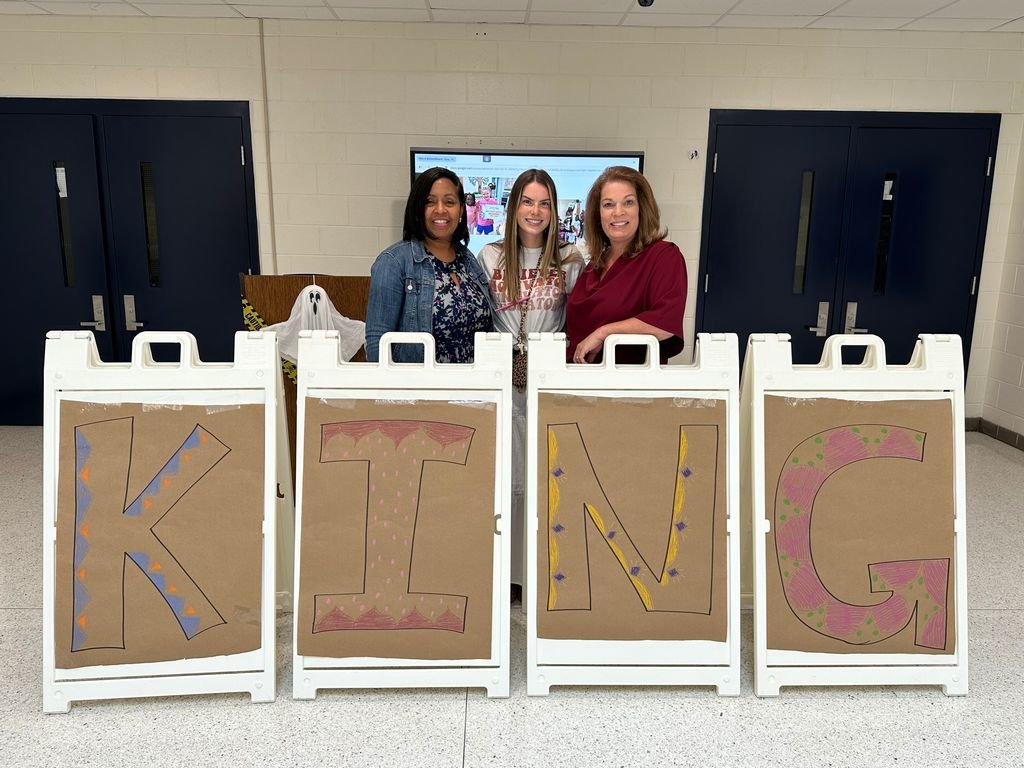 SWEbruins's tweet photo. SWE is so proud to announce our 2024-2025 Teacher of the Year, 4th grade teacher Ms. Katie King! #CPSTOY #CPSCelebrates #SWEBruins https://t.co/ajBpNcpl0Y