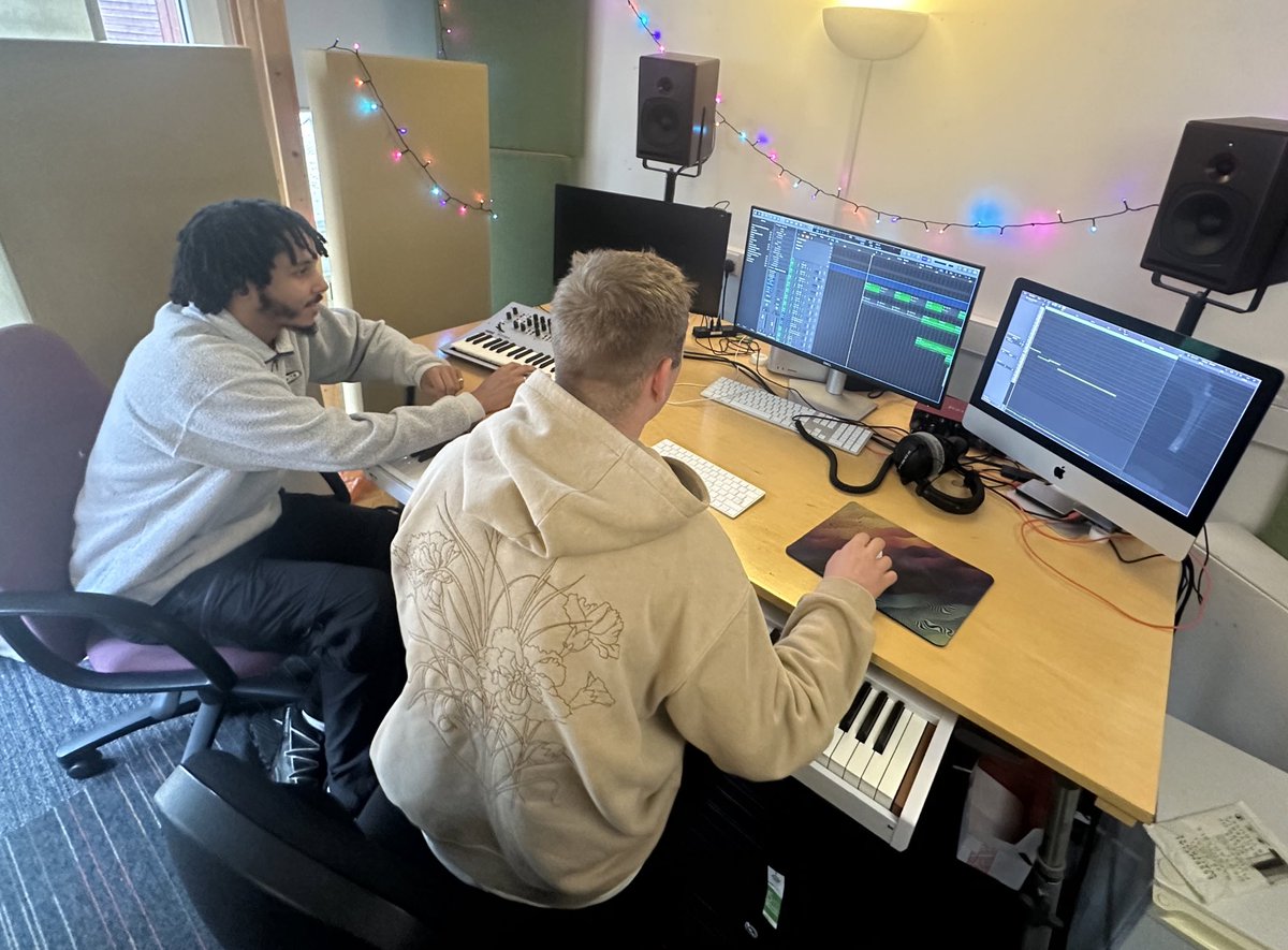 ProjPlainsight's tweet photo. 🚧Dev update🚧
Integrating the incredible music & sound design from our talented audio team into the game using #Wwise … way better than playing in silence & being left alone with my own thoughts! 🎧🎶🎮 🤪
#IndieDev #GameDev #FPS #RetroFPS #IndieFPS #EGX #ProjPS https://t.co/xYQMRNkNaP