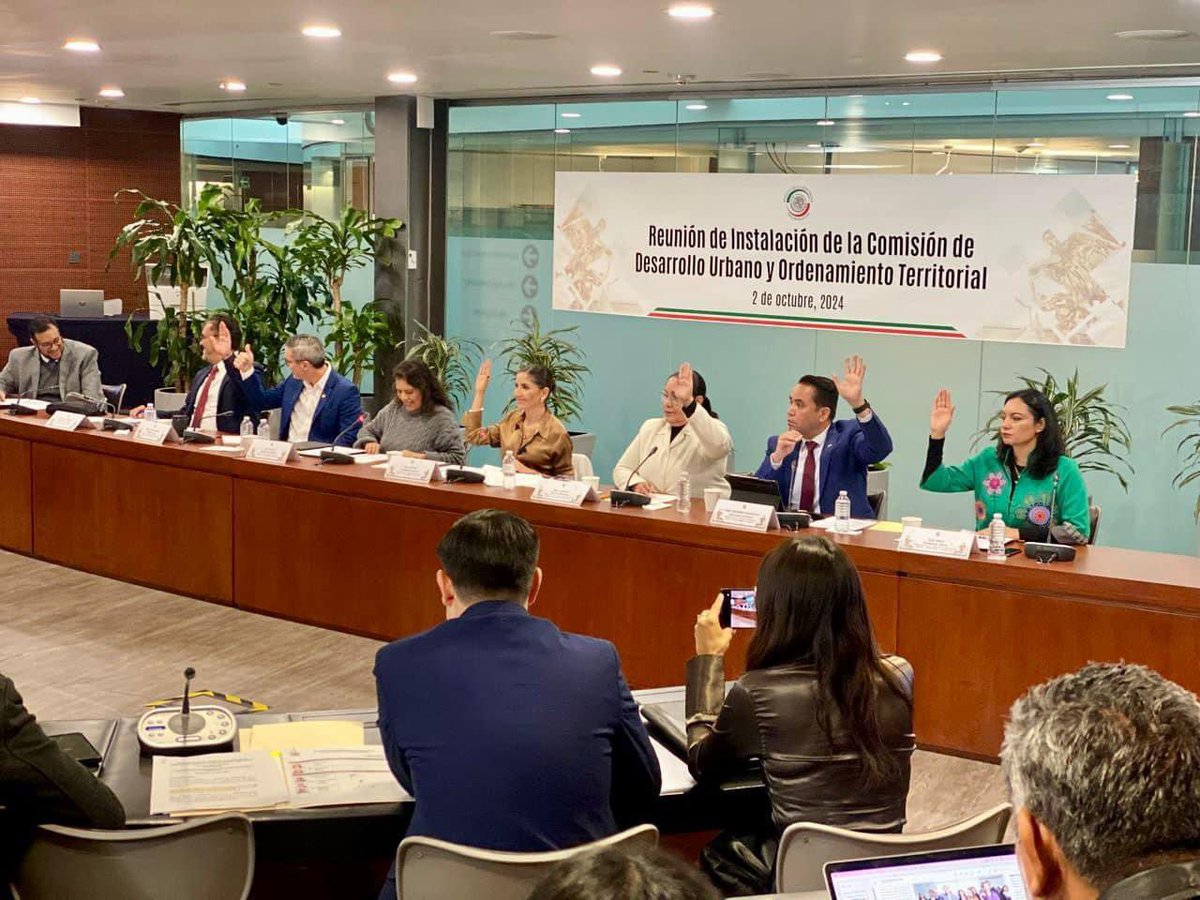 juntosheriberto's tweet photo. Esta mañana participamos en la instalación de la Comisión de Desarrollo Urbano y Ordenamiento Territorial. Gracias a mi formación como ingeniero civil y mi experiencia como Secretario de Infraestructura en el Estado de Sonora, aportaré con dedicación y compromiso para contribuir a un justo y sostenible ordenamiento territorial de nuestro país.

Es impostergable que nuestras políticas de ordenamiento territorial reflejen la vocación de las regiones e incluyan la voz de la ciudadanía.