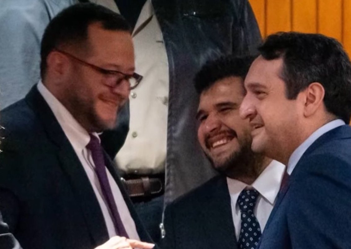 CitlaCarvajaI's tweet photo. Ellos son Miembros del Cartel más peligrosos de México

"Los Trivagos del Bienestar "

Quien está de acuerdo? ✋ https://t.co/5cEbwu0zCt