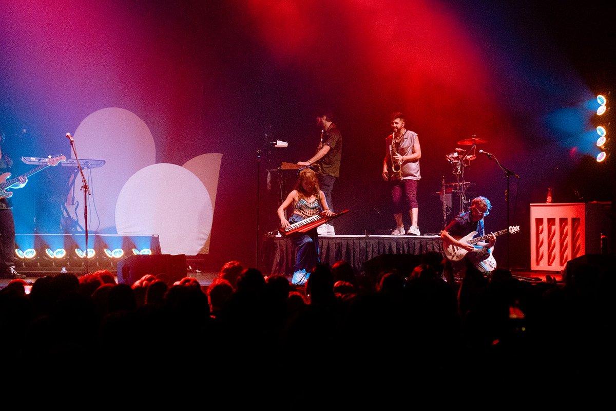 Sammy Rae & the Friends tweet media