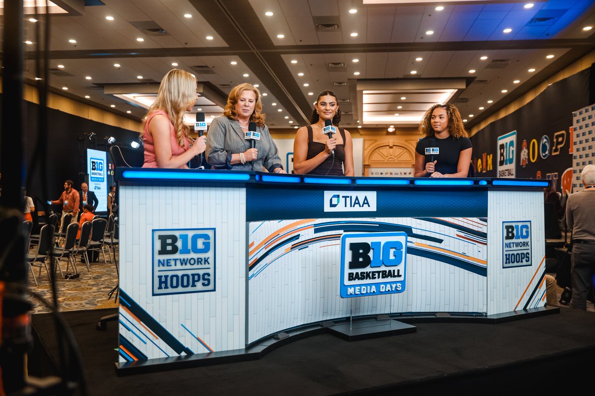 UCLAWBB's tweet photo. Scenes from Chi-town! 📸

📍 Big Ten Media Day

#GoBruins https://t.co/UZPUgGH6tR