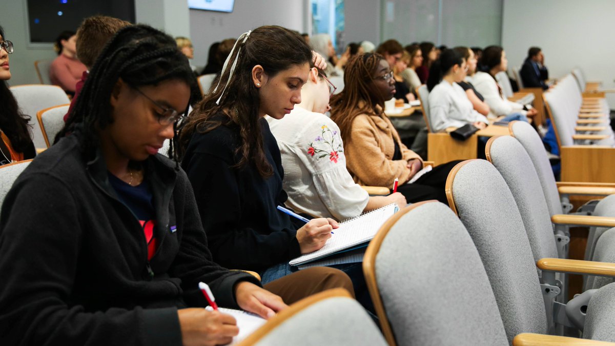 COVID-19 exposed global health vulnerabilities. Now it's time to innovate! Students: join us for our annual Hack for Humanity where you will propose programs or innovations to tackle real world global health challenges. 

⏰ Register by October 6th: watson.brown.edu/chrhs/educatio…