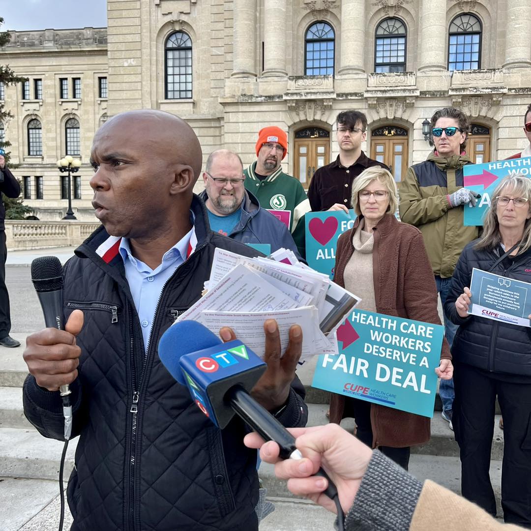 CUPE5430's tweet photo. Today we brought the Premier nearly 1800 postcards from healthcare workers concerned about the state of health care. 

We demanded action to address the short-staffing crisis and a fair deal at the bargaining table. 

This election,  vote for better healthcare. #skpoli https://t.co/6pvy9dfmcb