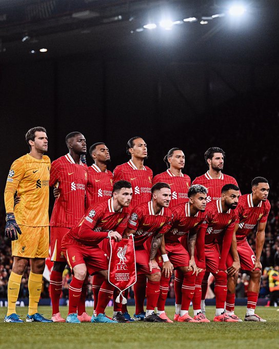 The Liverpool squad pose for the team photo pre Liverpool v Bologna