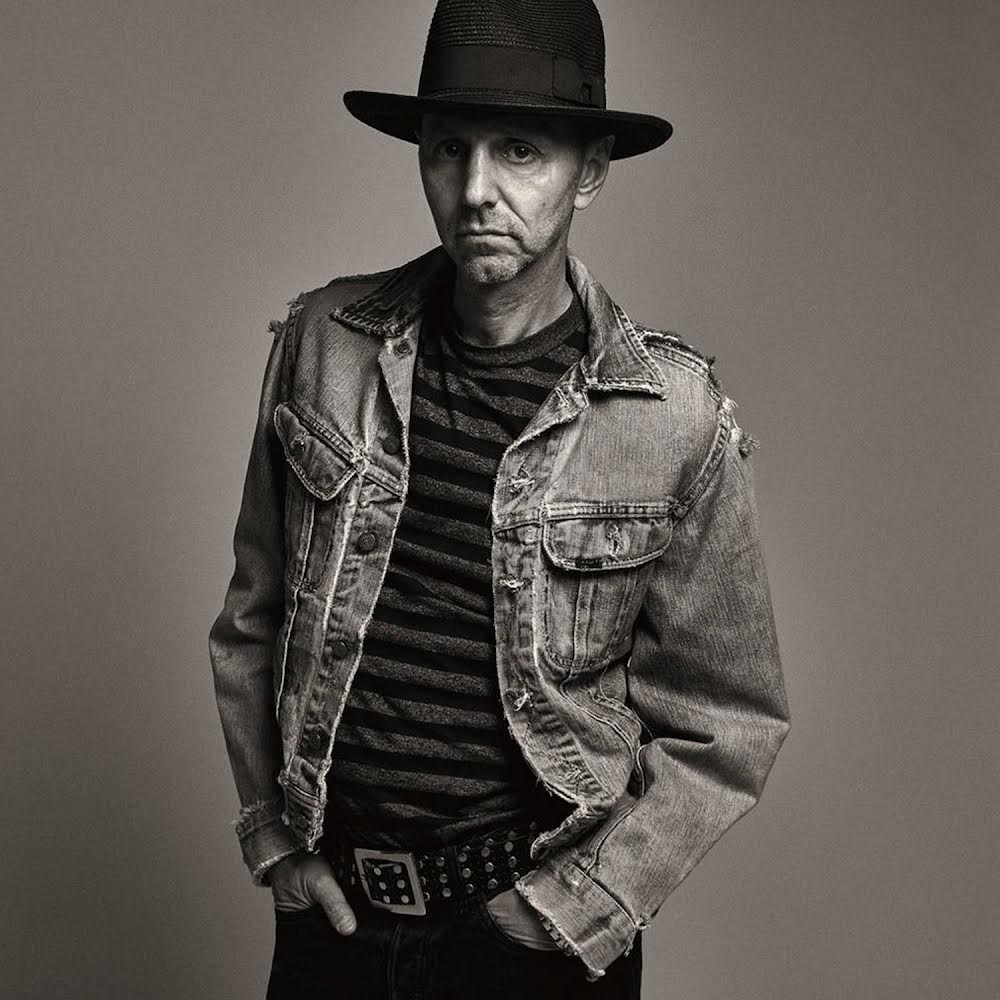 Este sábado ás 12.00 horas, Alejo Stivel, o que foi vocalista do grupo Tequila, dará unha charla na Casa Museo Casares Quiroga. Neste encontro repasará a súa traxectoria musical e asinará exemplares da súa biografíae desvelará a súa vinculación con María Casares.