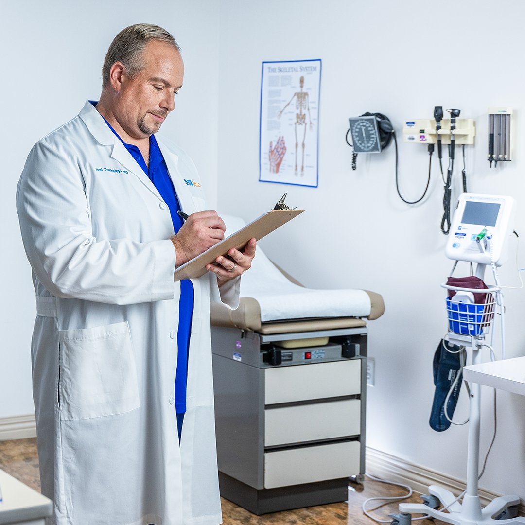 YesMeasureAA's tweet image. Programs to recruit new physicians to the Coachella Valley are helping address our shortage of 240 doctors. Voting YES on Measure AA protects programs that bring more doctors and nurses to the Valley.